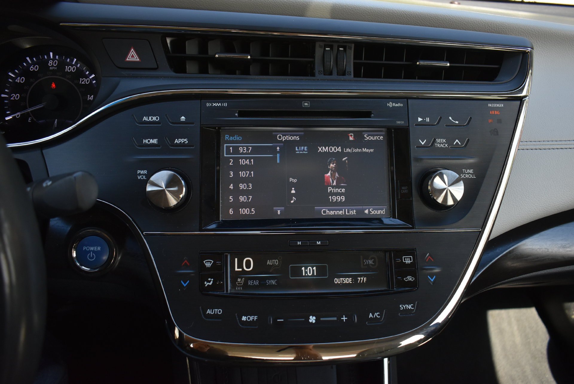 Used 2016 Toyota Avalon Limited w/ Toyota Safety Sense Package FWD image 25