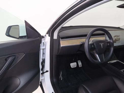 Used 2022 Tesla Model Y Performance image 46