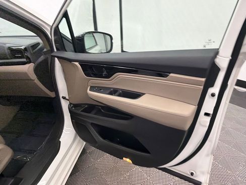 Used 2022 Honda Odyssey Elite image 16