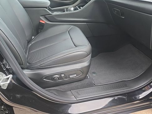 New 2025 Jeep Grand Cherokee L Limited w/ Luxury Tech Group II image 85