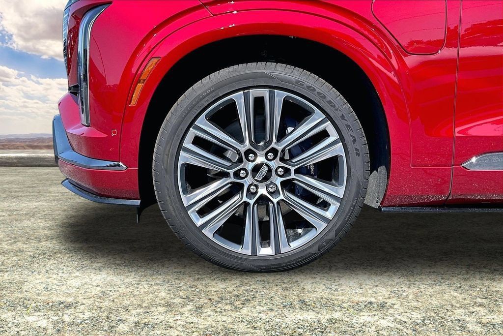 Certified 2026 Cadillac Vistiq Platinum w/ LPO, Floor Liner Package AWD/4WD image 35