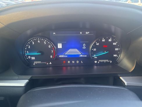 Used 2022 Ford Explorer XLT w/ Equipment Group 202A image 8