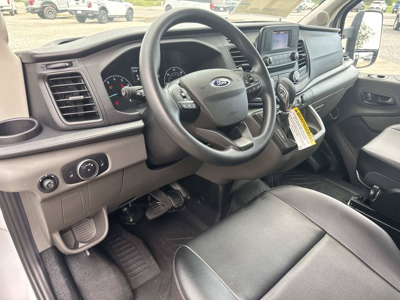 Used 2023 Ford Transit 350 DRW RWD image 15