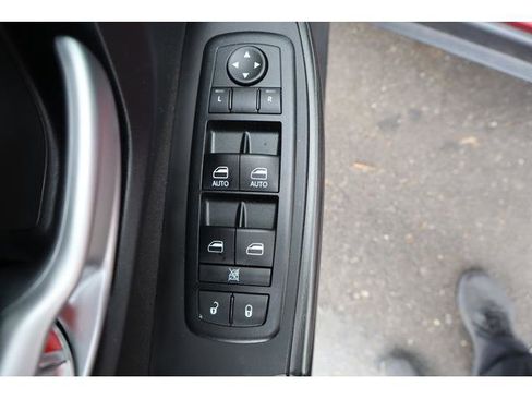 Used 2015 Jeep Cherokee Latitude AWD/4WD image 11