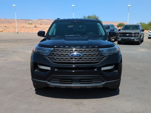 Used 2022 Ford Explorer XLT w/ Equipment Group 202A AWD/4WD image 8