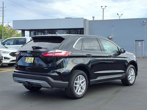 Used 2024 Ford Edge SEL w/ Convenience Package AWD/4WD image 2