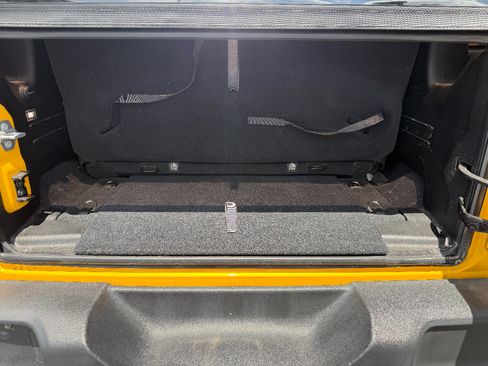 Used 2018 Jeep Wrangler Sport AWD/4WD image 12