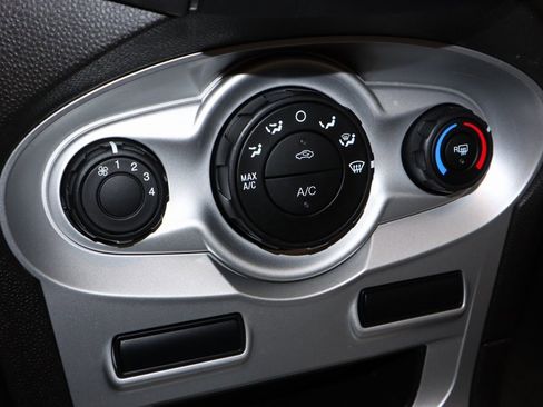 Certified 2019 Ford Fiesta SE image 30