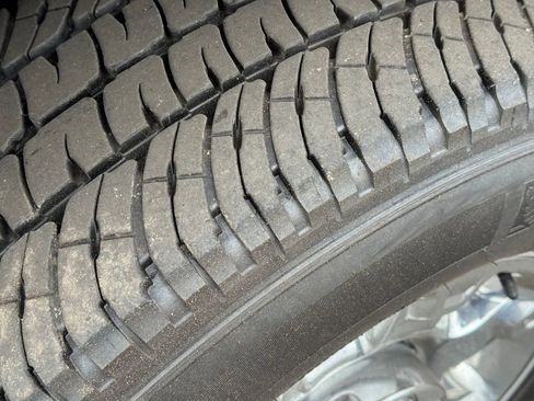 Used 2016 Ford F250 XLT w/ XLT Premium Package AWD/4WD image 11