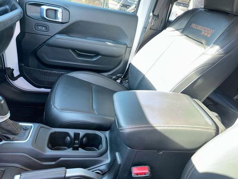 Used 2021 Jeep Wrangler Unlimited Rubicon w/ Dual Top Group AWD/4WD image 24