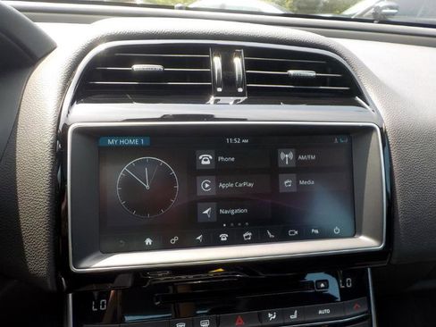 Used 2017 Jaguar XE Prestige image 15