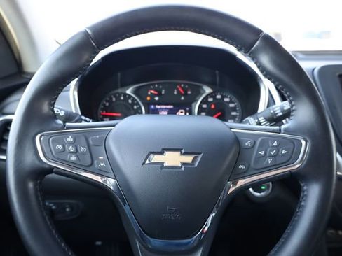 Used 2020 Chevrolet Equinox LT w/ Driver Convenience Package image 16