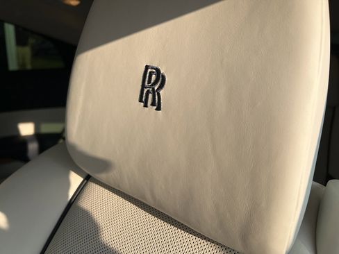 Used 2019 Rolls-Royce Wraith image 26