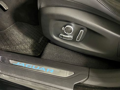 Used 2022 Jaguar F-PACE SVR AWD/4WD image 15