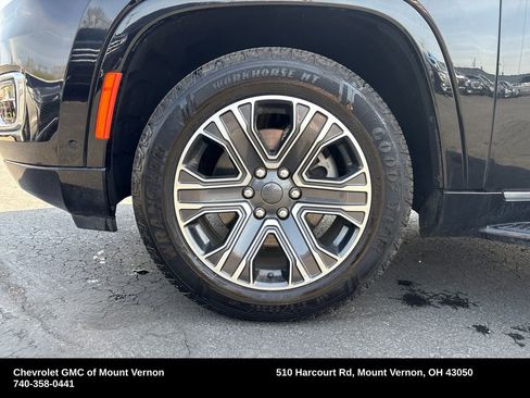 Used 2023 Jeep Wagoneer L Series II AWD/4WD image 25