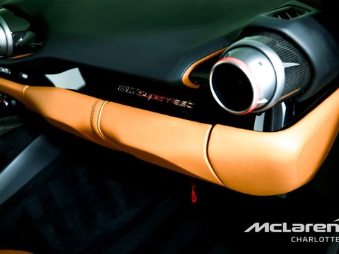 Used 2018 Ferrari 812 Superfast RWD image 21