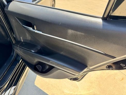 Used 2021 Toyota Camry SE FWD image 8