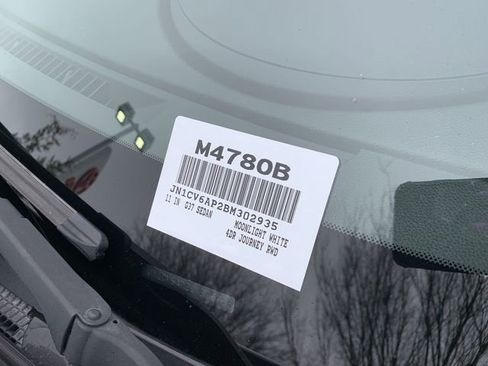 Used 2011 INFINITI G37 Journey w/ Sport Pkg - RWD image 36