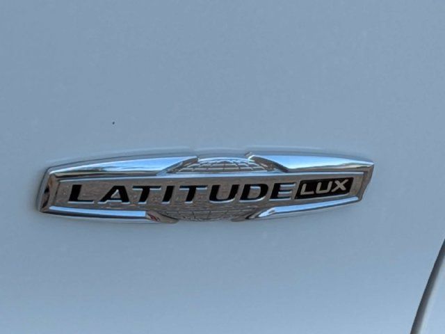 Used 2021 Jeep Cherokee Latitude Lux w/ Comfort/Convenience Group AWD/4WD image 13