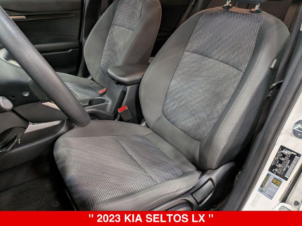 Used 2023 Kia Seltos LX AWD/4WD image 12