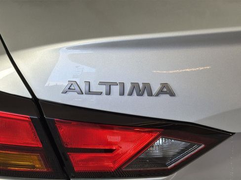Used 2025 Nissan Altima 2.5 SV image 26