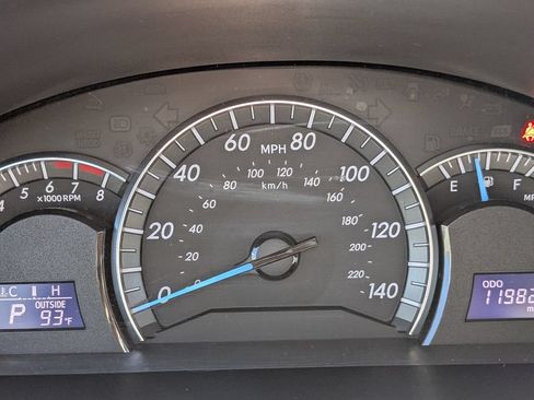 Used 2013 Toyota Camry SE FWD image 17