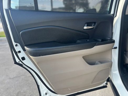 Used 2017 Honda Pilot Elite image 16