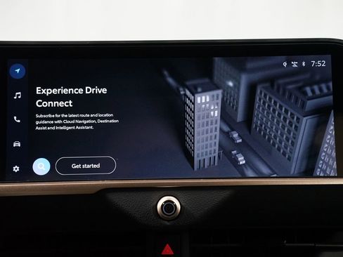 Certified 2025 Toyota Crown Signia XLE image 18