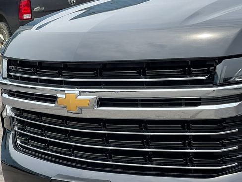 Used 2023 Chevrolet Suburban LT AWD/4WD image 46