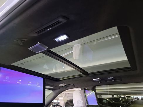 Used 2026 Cadillac Escalade ESV Platinum Sport w/ LPO, ONYX Package AWD/4WD image 11