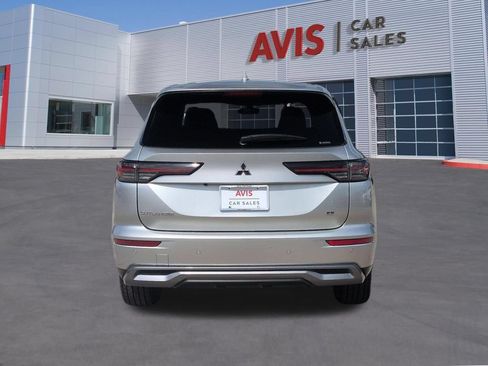 Used 2025 Mitsubishi Outlander SE AWD/4WD image 7