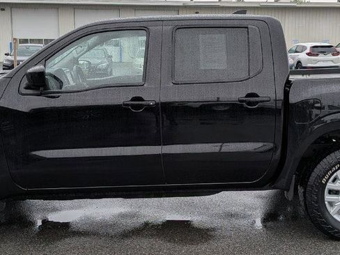 Used 2022 Nissan Frontier SV AWD/4WD image 5
