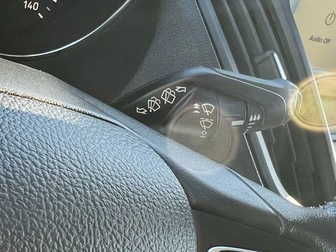 Used 2019 Ford Escape SE image 33