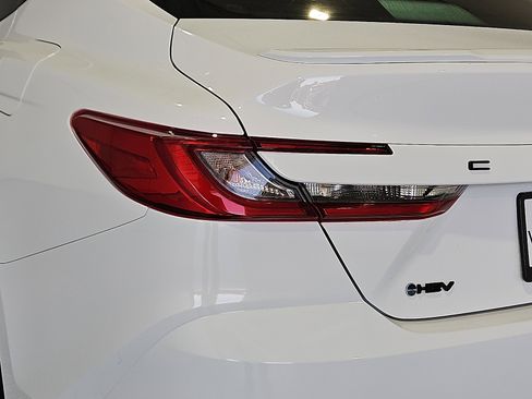 Used 2025 Toyota Camry SE w/ Convenience Package FWD image 7