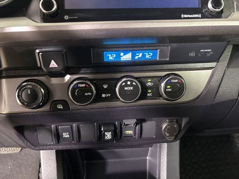Used 2021 Toyota Tacoma SR5 AWD/4WD image 17