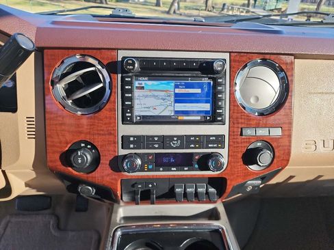 Used 2012 Ford F250 King Ranch w/ King Ranch w/Chrome Pkg image 29