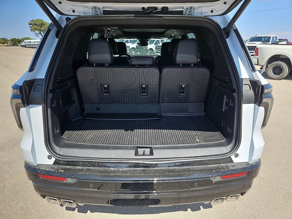 Used 2026 Chevrolet Traverse RS FWD image 15