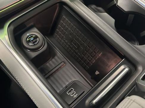 Used 2025 Ford Expedition Platinum AWD/4WD image 33