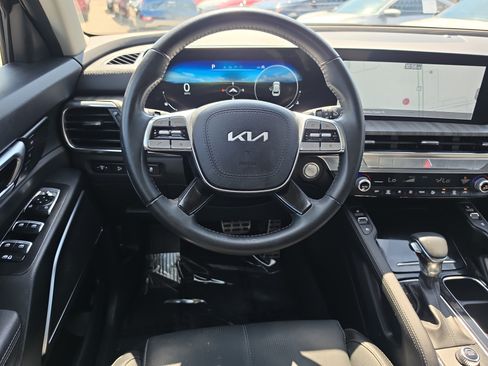Certified 2025 Kia Telluride SX w/ SX Captain's Chair Package FWD image 14
