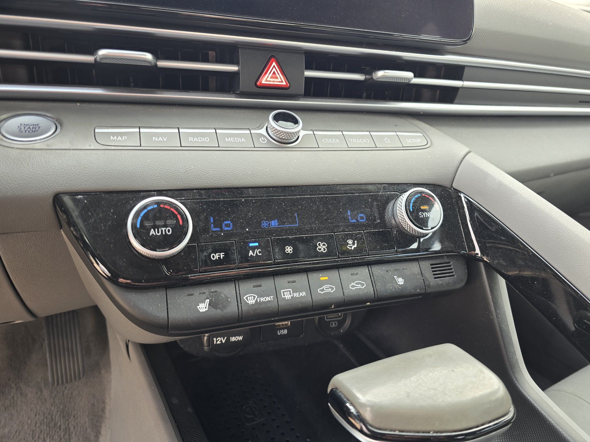 Used 2023 Hyundai Elantra SEL w/ Convenience Package FWD image 21