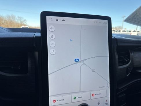 Used 2024 Ford Expedition Limited image 3