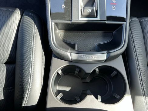 Used 2025 Porsche Macan image 22