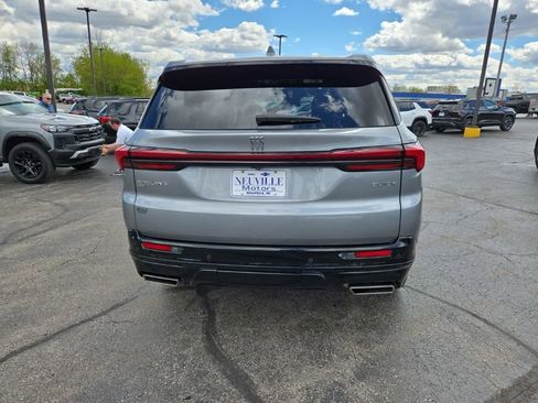Used 2025 Buick Enclave Sport Touring w/ Power Package AWD/4WD image 4