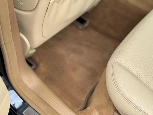 Used 2009 Mercedes-Benz E 350 4MATIC Sedan image 38