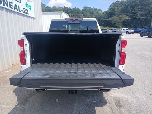 Used 2022 Chevrolet Silverado 1500 High Country w/ High Country Premium Package image 9