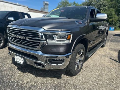 Used 2022 RAM 1500 Laramie AWD/4WD image 3
