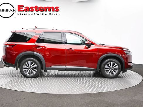 Used 2023 Nissan Pathfinder SL w/ Lighting Package (N92) AWD/4WD image 4