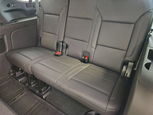 Used 2025 Chevrolet Suburban LT AWD/4WD image 31