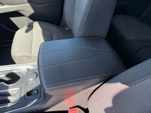 Used 2020 Chevrolet Traverse LT w/ Driver Confidence II Package image 14