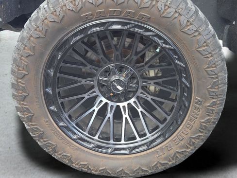 Used 2022 Toyota Tundra Limited w/ Power Package image 38